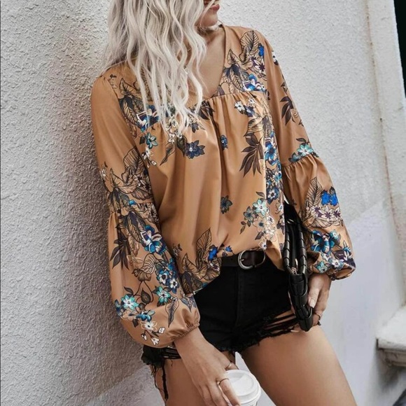 Tops - Boho floral top